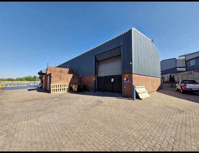 357M² WAREHOUSE TO LET IN JET PARK